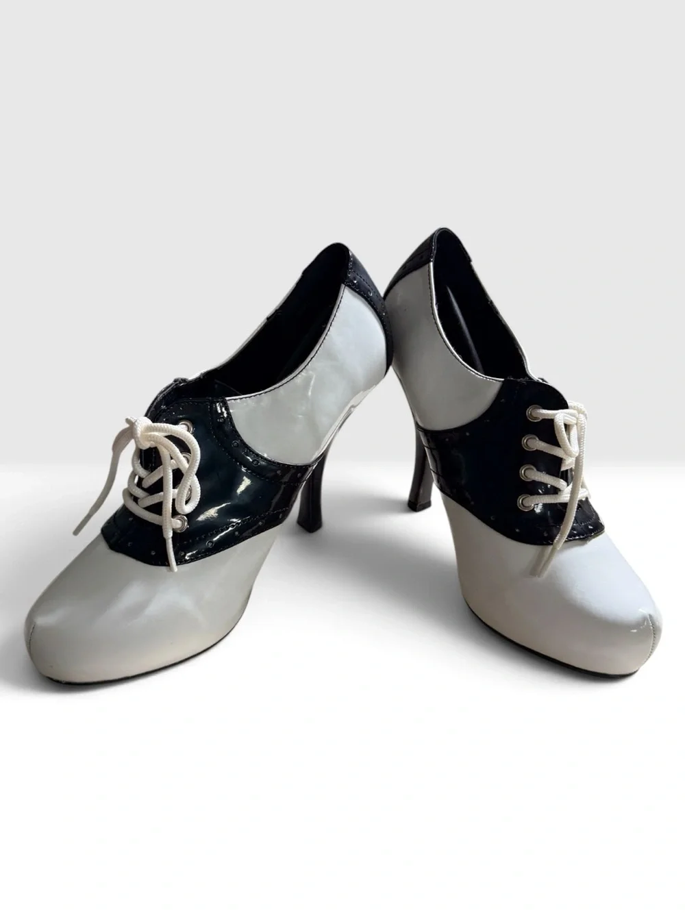 Funtasma Two-Tone Lace-Up Heels in Black and White with 1/2“ platform